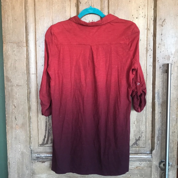 Athleta ombré button-down shirt by Pink Lotus - Picture 2 of 4